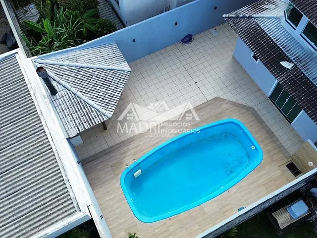 Casa com 400m² 3 quartos e 5 banheiros, para alugar, no bairro Pedra Branca em Palhoça