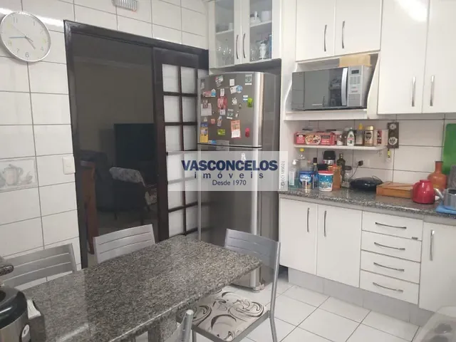 Casa com 250m² 5 quartos e 2 banheiros, à venda, no bairro Vila Betânia em São José dos Campos