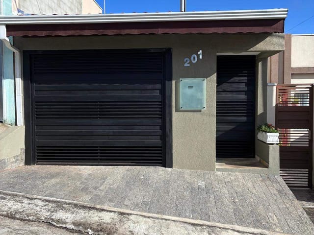 Casa com 125m² 2 quartos e 2 banheiros, à venda, no bairro Parque dos Manacás em Extrema