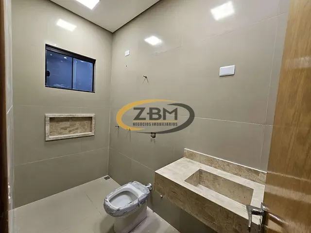Casa 3 quartos e 2 banheiros, à venda, no bairro Parque Residencial Joaquim Toledo Piza em Londrina
