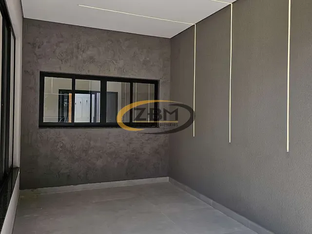 Casa 3 quartos e 2 banheiros, à venda, no bairro Parque Residencial Joaquim Toledo Piza em Londrina