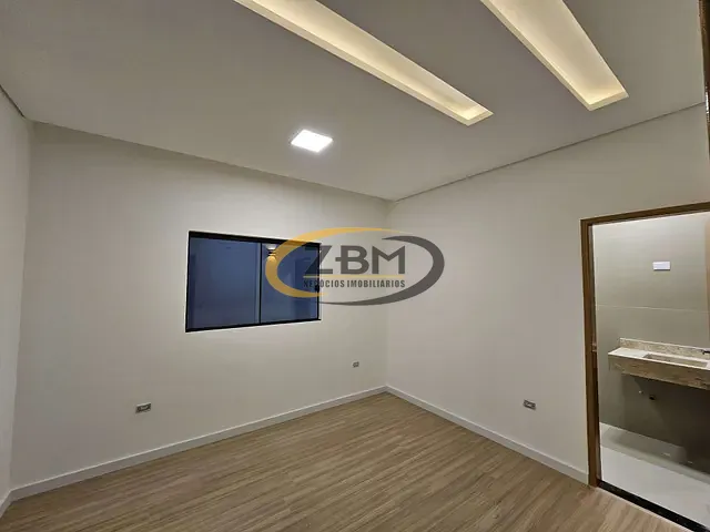 Casa 3 quartos e 2 banheiros, à venda, no bairro Parque Residencial Joaquim Toledo Piza em Londrina