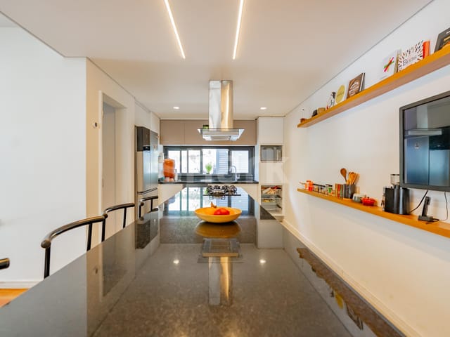 Casa com 360m² 4 quartos e 4 banheiros, à venda, no bairro Alphaville em Santana de Parnaíba