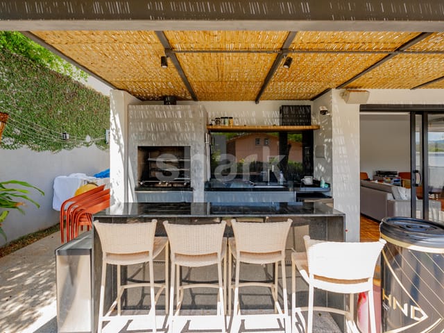 Casa com 360m² 4 quartos e 4 banheiros, à venda, no bairro Alphaville em Santana de Parnaíba