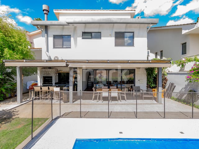 Casa com 360m² 4 quartos e 4 banheiros, à venda, no bairro Alphaville em Santana de Parnaíba