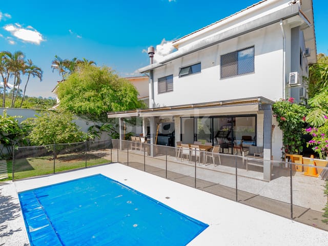 Casa com 360m² 4 quartos e 4 banheiros, à venda, no bairro Alphaville em Santana de Parnaíba