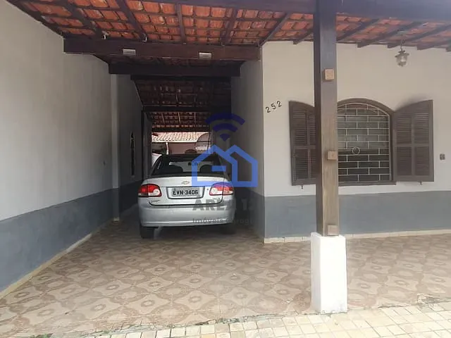 Casa com 239m² 6 quartos e 3 banheiros, à venda, no bairro Centro em Caraguatatuba