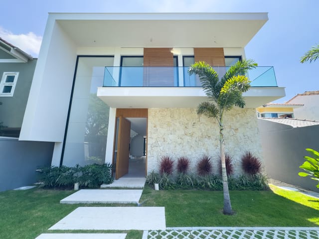 Casa com 550m² 4 quartos e 6 banheiros, à venda, no bairro Barra da Tijuca em Rio de Janeiro