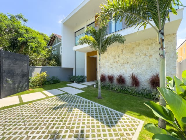 Casa com 550m² 4 quartos e 6 banheiros, à venda, no bairro Barra da Tijuca em Rio de Janeiro
