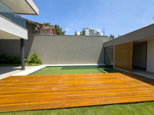 Casa com 550m² 4 quartos e 6 banheiros, à venda, no bairro Barra da Tijuca em Rio de Janeiro