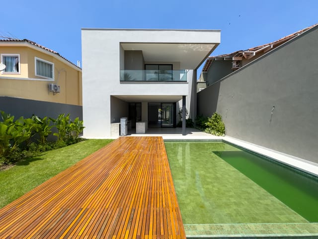 Casa com 550m² 4 quartos e 6 banheiros, à venda, no bairro Barra da Tijuca em Rio de Janeiro