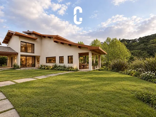Casa com 1094m² 6 quartos e 9 banheiros, à venda, no bairro Véu da Noiva em Campos do Jordão