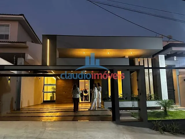 Casa 3 quartos e 4 banheiros, à venda, no bairro Jardim Belvedere em Volta Redonda