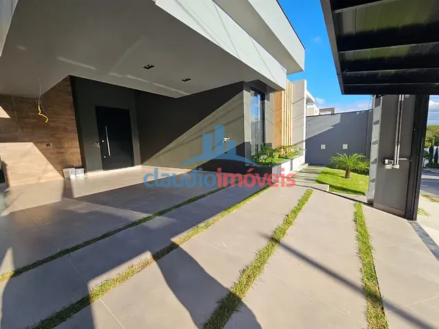 Casa 3 quartos e 4 banheiros, à venda, no bairro Jardim Belvedere em Volta Redonda