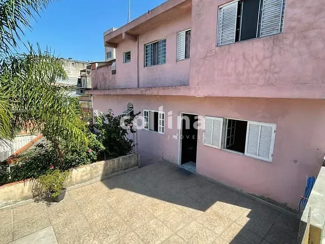 Casa com 185m² 2 quartos e 2 banheiros, à venda, no bairro Vila Mercês em Carapicuíba