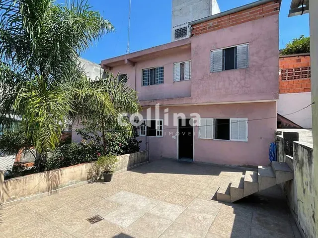 Casa com 185m² 2 quartos e 2 banheiros, à venda, no bairro Vila Mercês em Carapicuíba