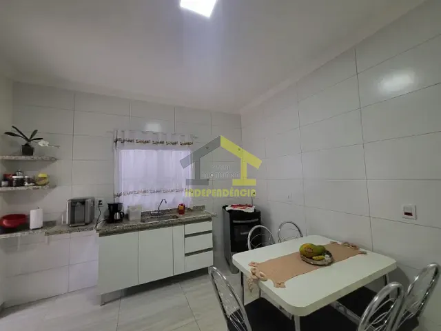 Casa com 125m² 2 quartos e 1 banheiro, à venda, no bairro Vila Santa Cruz em Itatiba