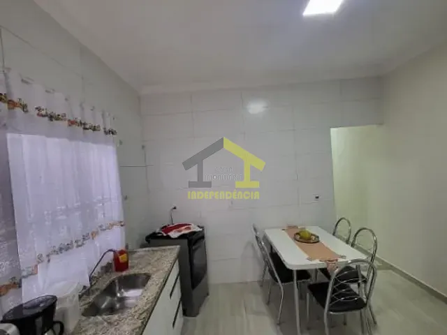 Casa com 125m² 2 quartos e 1 banheiro, à venda, no bairro Vila Santa Cruz em Itatiba