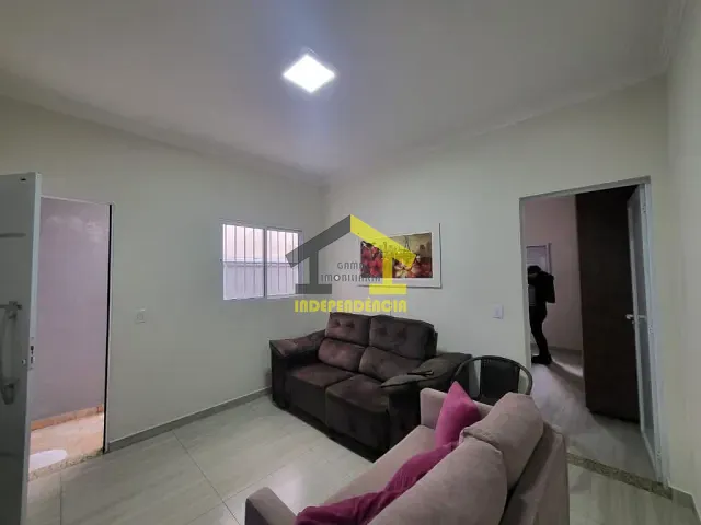 Casa com 125m² 2 quartos e 1 banheiro, à venda, no bairro Vila Santa Cruz em Itatiba