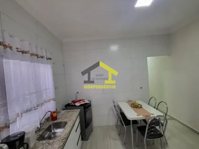 Casa com 125m² 2 quartos e 1 banheiro, à venda, no bairro Vila Santa Cruz em Itatiba