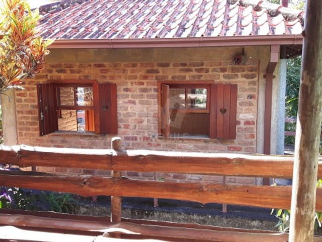 Casa com 500m², à venda, no bairro Itaipava em Petrópolis