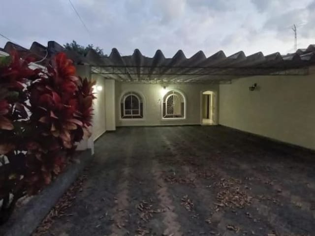 Foto do Casa - Casa com 3 dormitórios à venda, 300 m² por R$ 800.000,00 - Jardim Satélite - São José dos Campos/SP | RUSSI IMÓVEIS