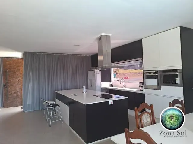 Casa 3 quartos e 5 banheiros, à venda, no bairro Araçoiba da serra em Araçoiaba da Serra