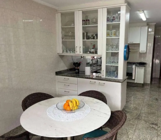 Casa com 352m² 4 quartos e 4 banheiros, à venda, no bairro Alphaville em Santana de Parnaíba