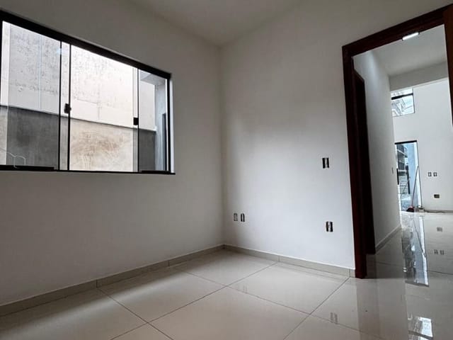 Casa com 120m² 3 quartos e 2 banheiros, à venda, no bairro Chácara Marielia  em Rio das Ostras