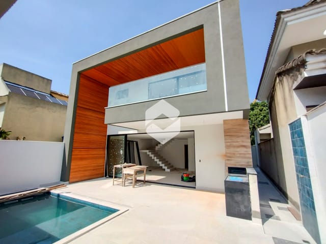Casa com 250m² 4 quartos e 4 banheiros, à venda, no bairro Vargem Pequena em Rio de Janeiro