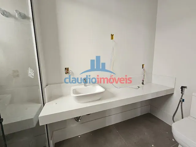 Casa 3 quartos e 4 banheiros, à venda, no bairro Jardim Amália em Volta Redonda