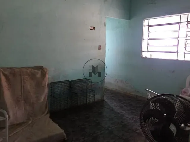 Casa com 345m² 2 quartos e 2 banheiros, à venda, no bairro Centro em Guaratinguetá