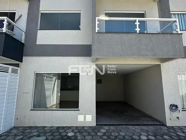 Casa 3 quartos e 3 banheiros, à venda, no bairro Ipitanga em Lauro de Freitas