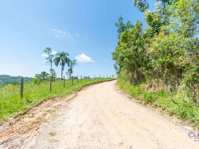 Casa à venda, no bairro Itaqui De Cima em Campo Largo