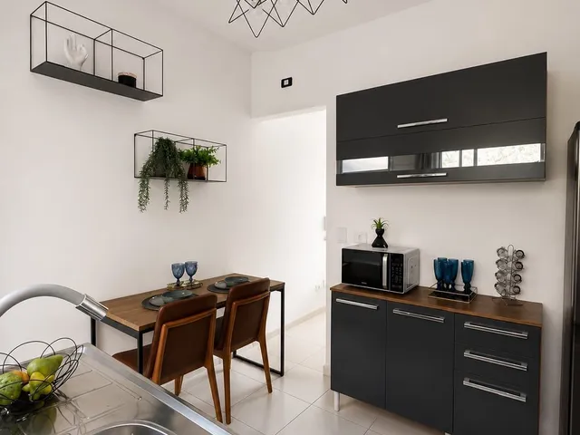 Casa 2 quartos e 3 banheiros, à venda, no bairro Chácara do Solar III em Santana de Parnaíba