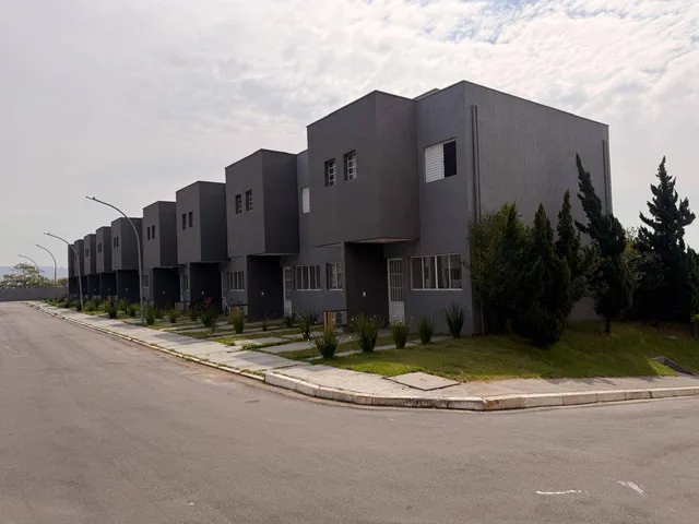Casa 2 quartos e 3 banheiros, à venda, no bairro Chácara do Solar III em Santana de Parnaíba
