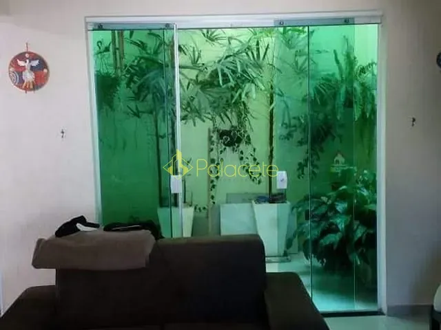 Casa com 250m² 3 quartos e 3 banheiros, à venda, no bairro Residencial Village Santana em Guaratinguetá