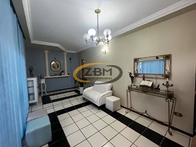Casa com 330m² 4 quartos e 5 banheiros, à venda, no bairro Lago Parque em Londrina