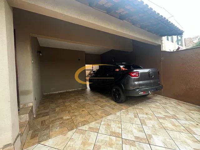 Casa com 330m² 4 quartos e 5 banheiros, à venda, no bairro Lago Parque em Londrina