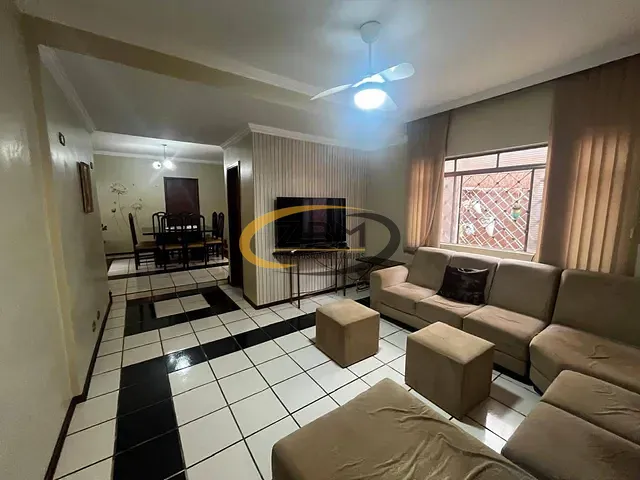 Casa com 330m² 4 quartos e 5 banheiros, à venda, no bairro Lago Parque em Londrina