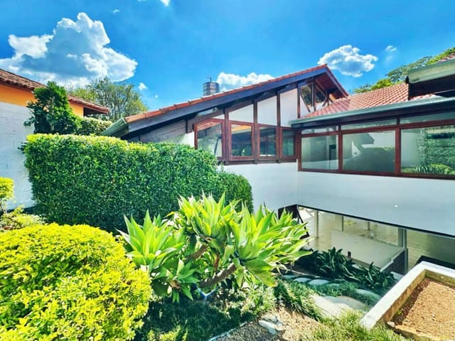 Casa com 1000m² 3 quartos e 4 banheiros, à venda, no bairro Recanto Impla em Carapicuíba