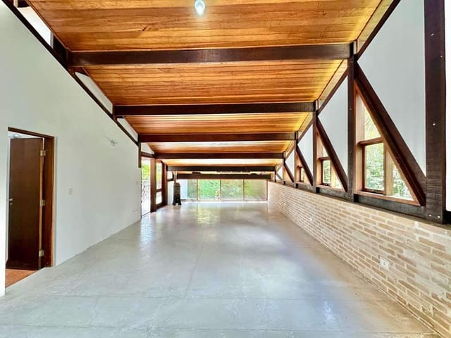 Casa com 1000m² 3 quartos e 4 banheiros, à venda, no bairro Recanto Impla em Carapicuíba