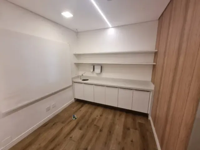 Casa com 193m², para alugar, no bairro Jardim Europa em São Paulo