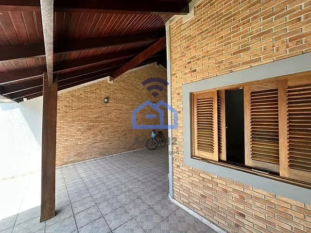Casa com 450m² 3 quartos e 2 banheiros, à venda, no bairro jardim Aruan em Caraguatatuba