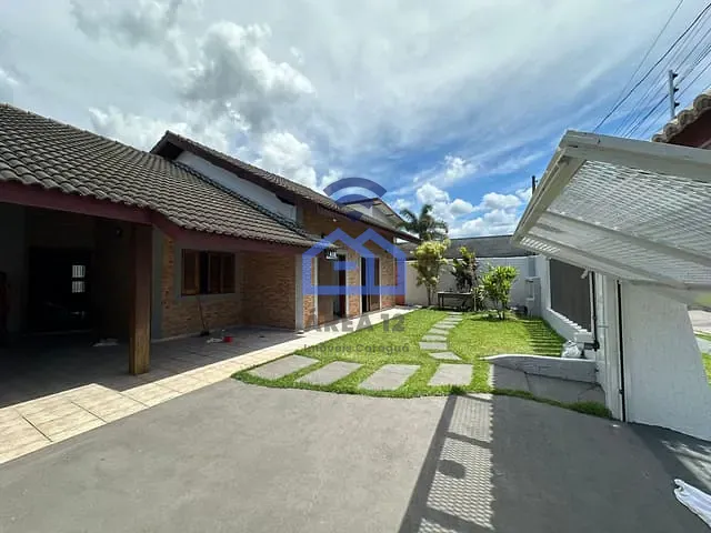 Casa com 450m² 3 quartos e 2 banheiros, à venda, no bairro jardim Aruan em Caraguatatuba