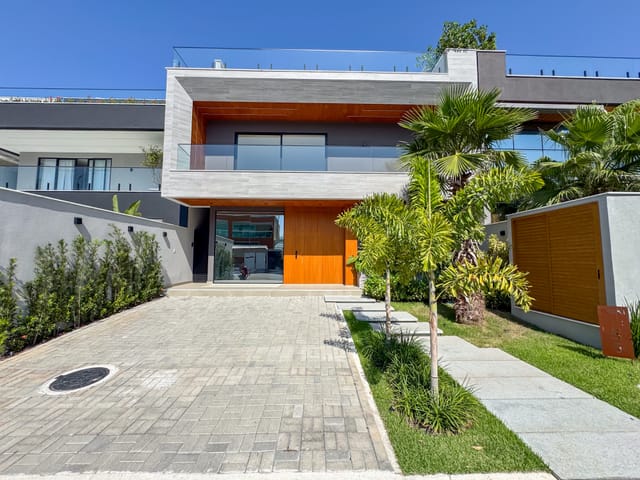 Casa 4 quartos e 4 banheiros, à venda, no bairro Recreio dos Bandeirantes em Rio de Janeiro