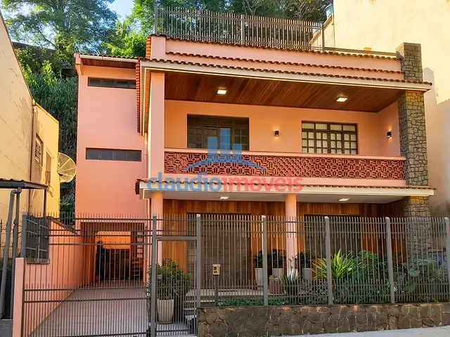 Casa 3 quartos e 4 banheiros, à venda, no bairro Ano Bom em Barra Mansa
