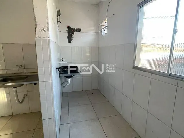 Casa 2 quartos e 1 banheiro, para alugar, no bairro Parque verde I em Camaçari