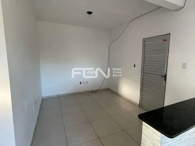 Casa 2 quartos e 1 banheiro, para alugar, no bairro Parque verde I em Camaçari