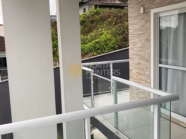 Casa com 160m² 3 quartos e 2 banheiros, à venda, no bairro Iririú em Joinville